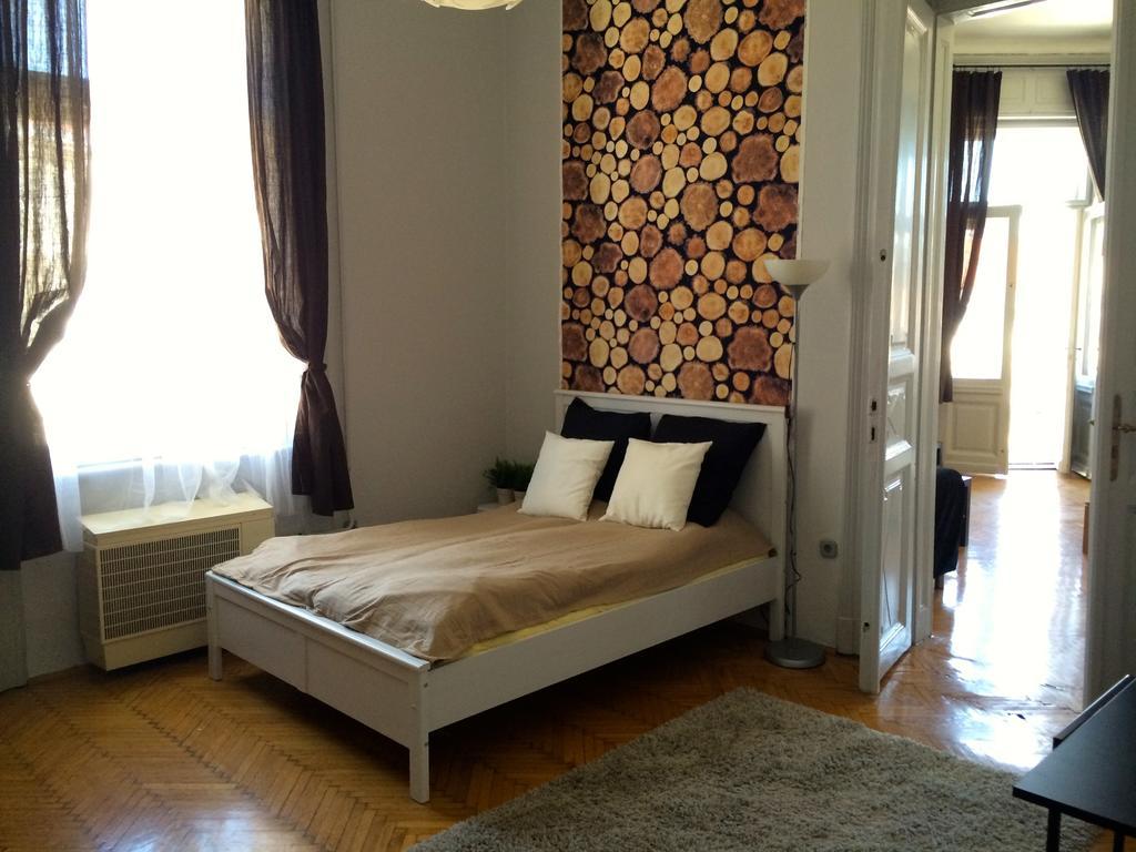Budget Apartment by Hi5 - Október 6 Str 4 Budapest Kültér fotó