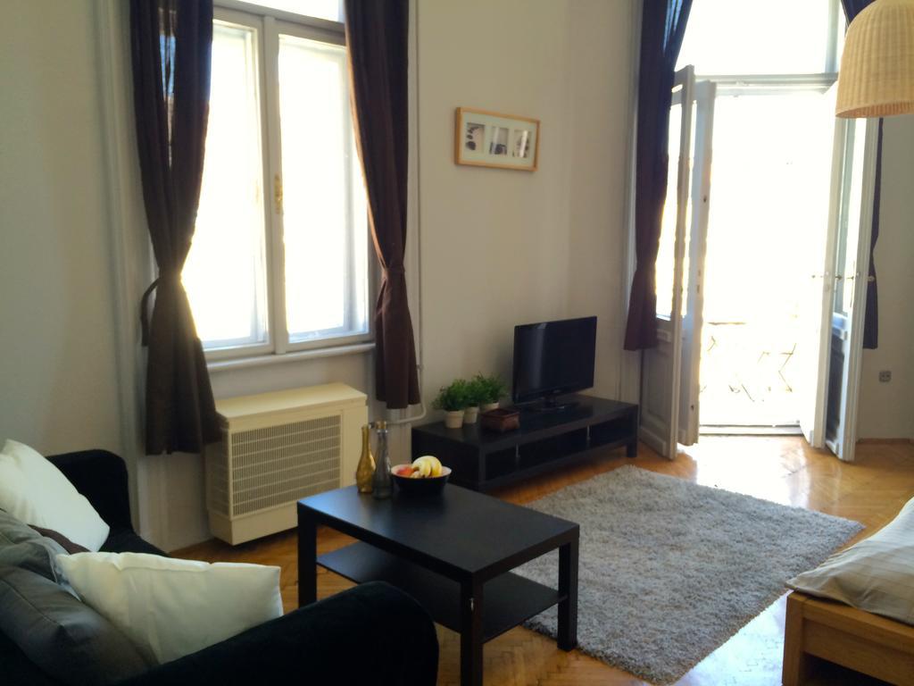 Budget Apartment by Hi5 - Október 6 Str 4 Budapest Kültér fotó