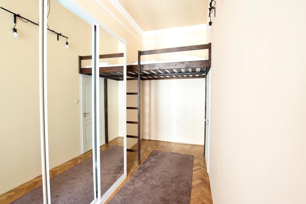 Budget Apartment by Hi5 - Október 6 Str 4 Budapest Kültér fotó
