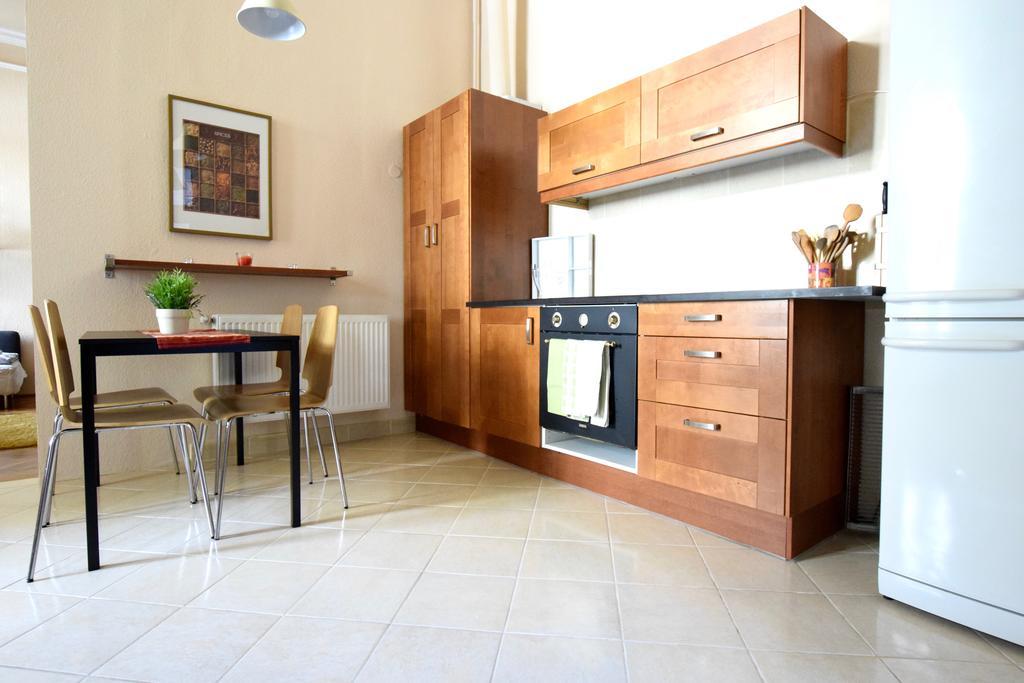 Budget Apartment by Hi5 - Október 6 Str 4 Budapest Kültér fotó