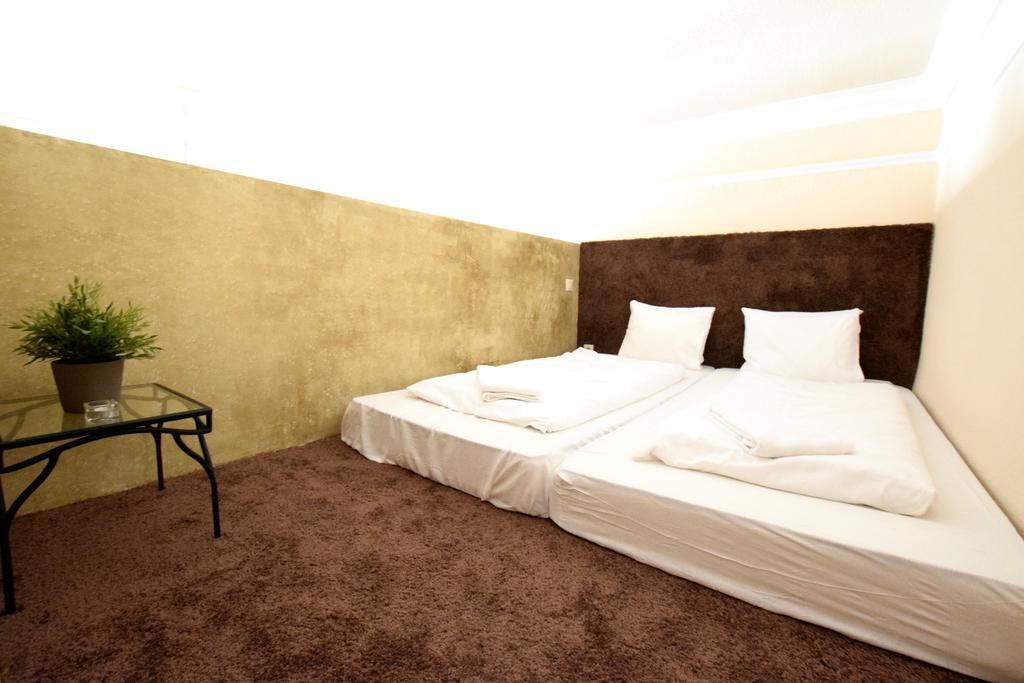 Budget Apartment by Hi5 - Október 6 Str 4 Budapest Kültér fotó