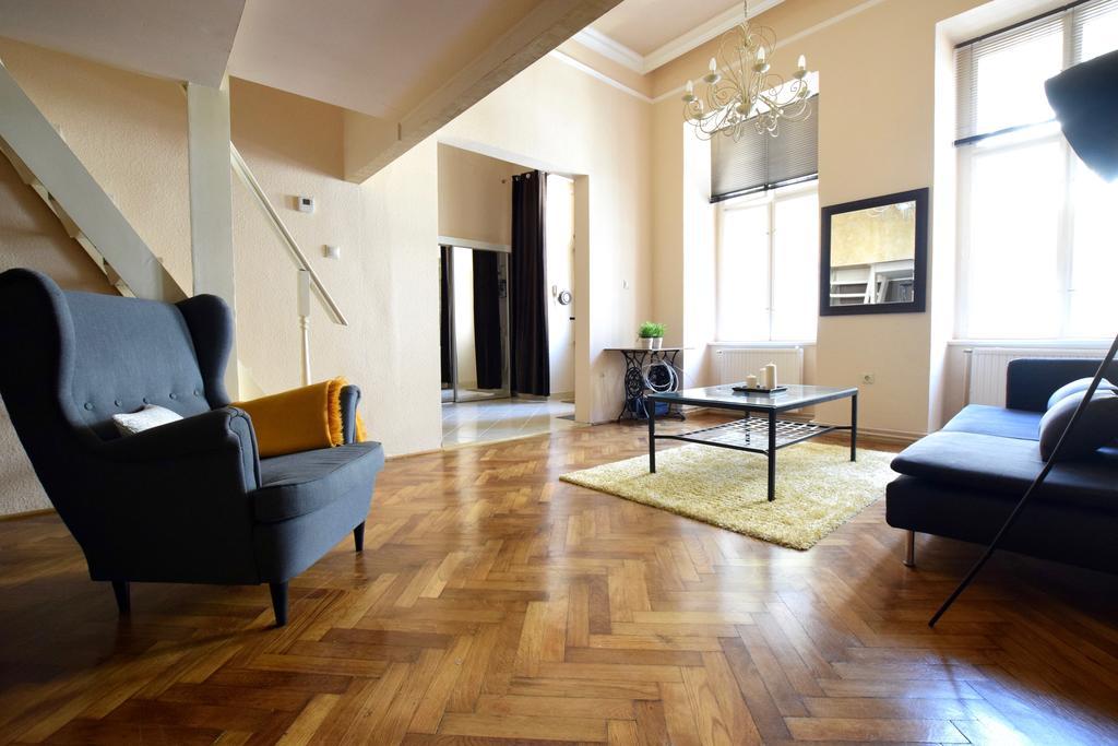 Budget Apartment by Hi5 - Október 6 Str 4 Budapest Kültér fotó