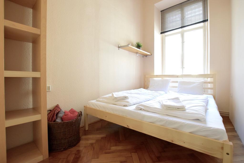 Budget Apartment by Hi5 - Október 6 Str 4 Budapest Kültér fotó